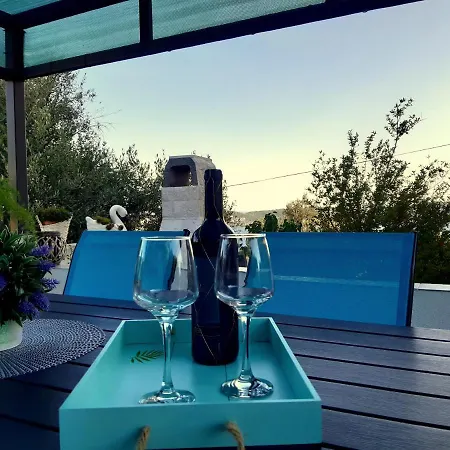 Zunabovic شقة تروغير